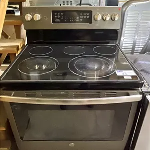 GE 5 BURNER FLAT TOP RANGE WITH TRUE CONVECTION OVEN
