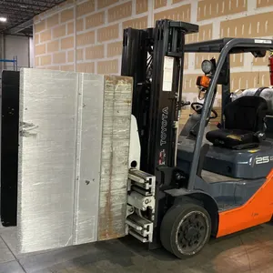 2006 TOYOTA 8FGCU25 SIT DOWN COUNTERBALANCE, PROPANE, 10 CLAMP FORKLIFT, SERIAL #92848