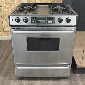 Maytag 30-inch slide-in gas range with oven