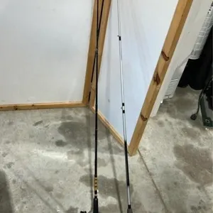 2 Bait casting fishing rods