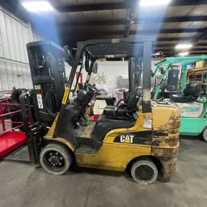 Cat 6000lb Capacity Forklift (E)