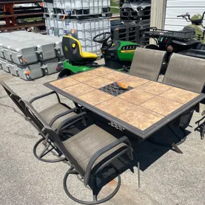 Patio Table and (4) Chairs (Door 2)