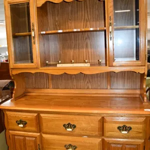 Oak 2-Piece Hutch Measures 56 x 19 x 74.5