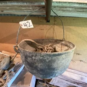 Vintage Large Cast Iron Pot