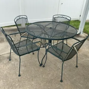 Expanded Metal Patio Table w/4 Chairs