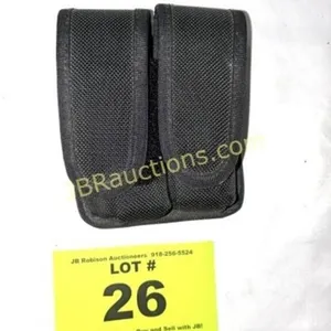 MAGAZINE POUCH
