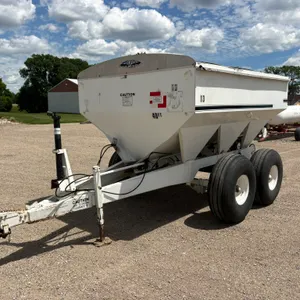 Willmar 800 Pull Type Dry Fertilizer Spreader, 40’, Tandem Axle, 16.5L-16.1 Tires, 540 PTO, Ground D