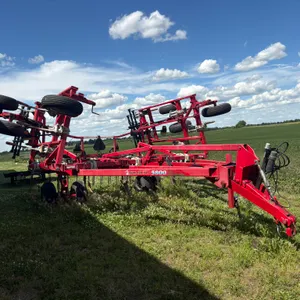 2013 Wil-Rich 5800 Chisel Plow, 25’, (20) Shanks, 2.5” Reversible Points, Walking Tandems on Mainfra