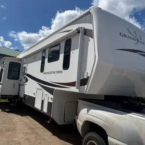 2009 Dutchman Grand Junction Model: 34QRE – 5th Wheel Camper, Tandem Axle, , 4 Slide Outs, Electric