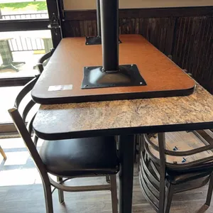 PR) 48"x28"x42" high tops w/ 2) stools & 4) chairs