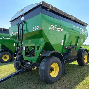 Demco 650 Gravity Wagon w/ Roll Tarp