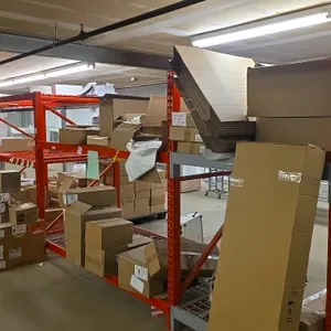 44'L of Madix pallet racking. Includes (5) 8' sections and (1) 4' section. Features 3.5" crossbars and wire decking. Uprights measure 48"D x 81" to 85