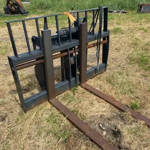 TELEHANDLER PALLET FORKS WITH HYDRAULIC TILT