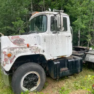 1980 Mack Single Axle Semi Tractor