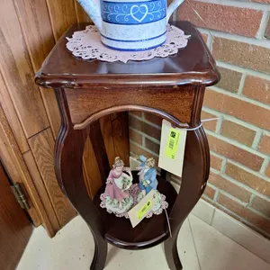 28" Wood Plant Stand