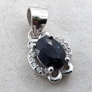 1.3 CT CERTIFIED SILVER SAPPHIRE GEMSTONE PENDANT ($1,078 APPRAISAL): *APPRAISAL NOT GUARANTEED*