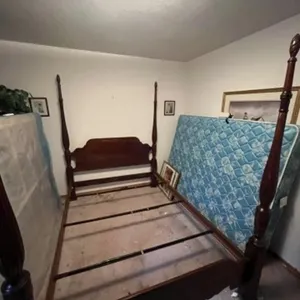 Cherrywood Poster Queen Bed W/ Side Rails & Frame