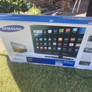 NIB Samsung LED TV 40" Smart TV