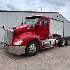 2018 KENWORTH T680 SEMI -TRUCK