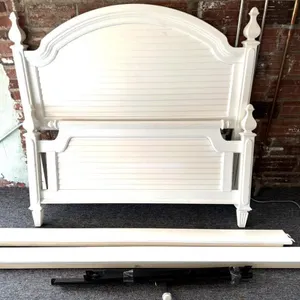 Vaughn Furniture Co White Four Poster Full Size