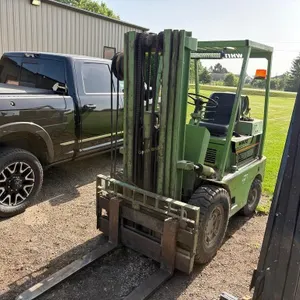 White 725 Forklift