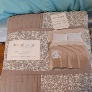 Iris Lane Reversible Full/Queen Quilt