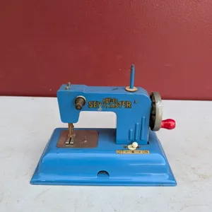 Vintage Kay-ee Sew Master Toy Sewing Machine