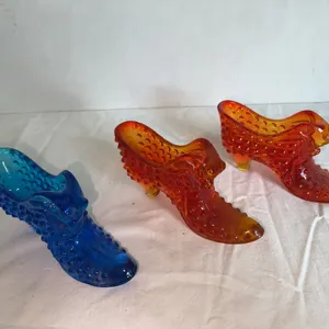 Fenton hobnail glass slipper/shoe with cat x3