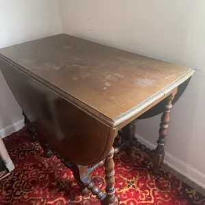 Antique drop leaf gate leg table