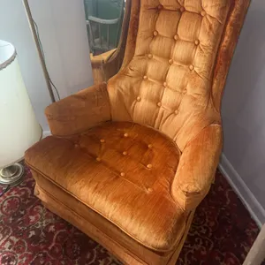 Wow! Cool, retro chair-mid century Broyhill