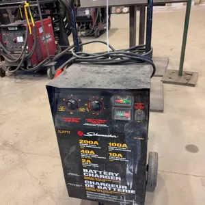 Schumacher Battery Charger/ Tester w/ Engine Start