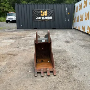 GEITH 18” BUCKET W/TEETH