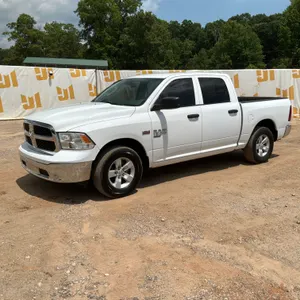 2020 RAM 1500 CLASSIC  CREW CAB 4X2 PICKUP VIN: 3C6RR6KTXLG127885