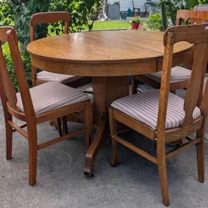 Rare Pine 5 Piece Dinette Set With Table and Four Chairs
