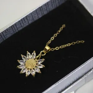 CRYSTAL SUNFLOWER GP NECKLACE