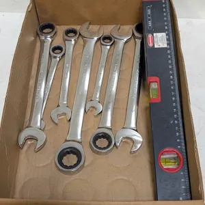 FLAT OF GEAR WRENCH RACHETING WRENCHES