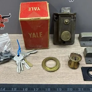 Yale Vintage Lock. Unknown if Complete.