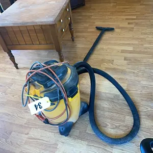 6 US GAL SHOP VAC  - WORKING COND