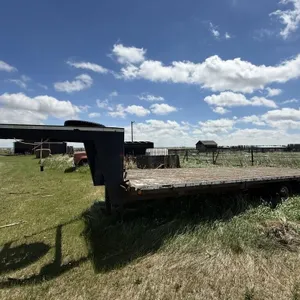 2000 Travalong 20' Gooseneck Flatdeck Trailer