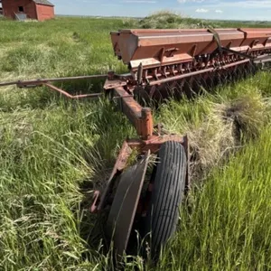 18' IH Seed Drill W/ Fert & Seed Boxes
