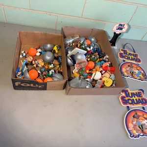 Tray Lots of Miscellaneous Space Jam Figurines