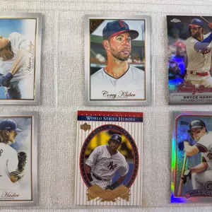 Baseball Cards-Mixed Lot in Sleeve