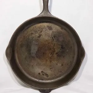 14" Cast Iron Skillet. #12. LR