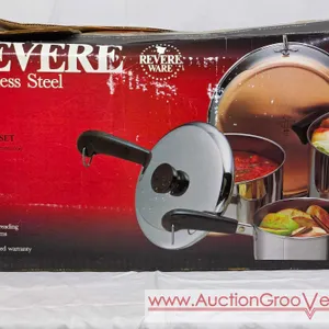 NEW IN BOX 12 Piece REVERE WARE Stainless Steel Copper Bottom Pan Set. 5 Pans, 4 lids and 3 piece Nesting mixing bowls. LR