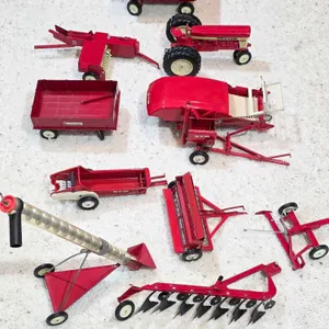 Vintage ERTL Farmall 560 Toy Tractor with Attachments. And Tru-Scale. MBR