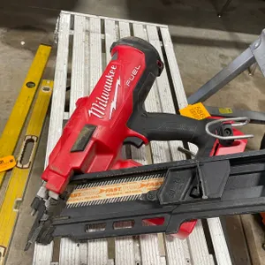 Milwaukee Fuel 30 Degree Framing Nailer