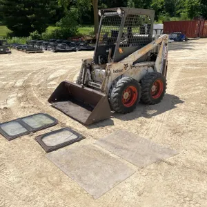 Melade Bobcat Clark 722 Hydrostatic Gas Skid Steer