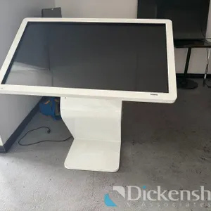 LARGE DIGITAL KIOSK SCREEN