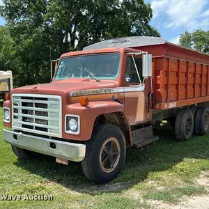 1979 International 1724 grain truck