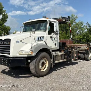 2018 Mack GU813 roll-off container truck